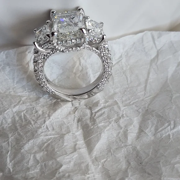 9.02 Total CT Lab Grown Platinum Engagement Ring  IGI Size 6 - Picture 6 of 16